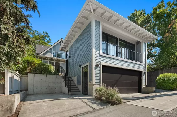 2561 10th AVE W, Seattle, WA 98119