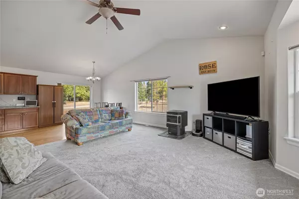 Yelm, WA 98597,19725 Crosswinds DR SE