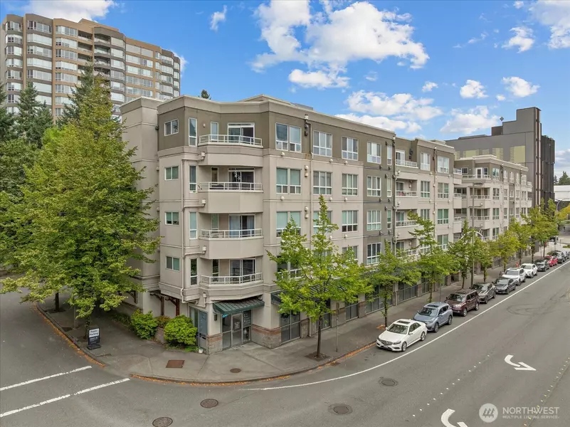 925 110th AVE NE #PH05, Bellevue, WA 98004