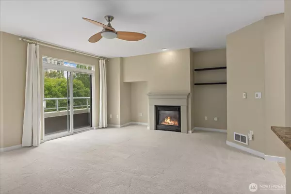 Bellevue, WA 98004,925 110th AVE NE #PH05