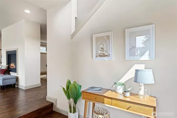 Issaquah, WA 98027,553 SE Andrews ST #B