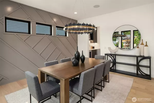 Bellevue, WA 98004,10411 NE 28th PL