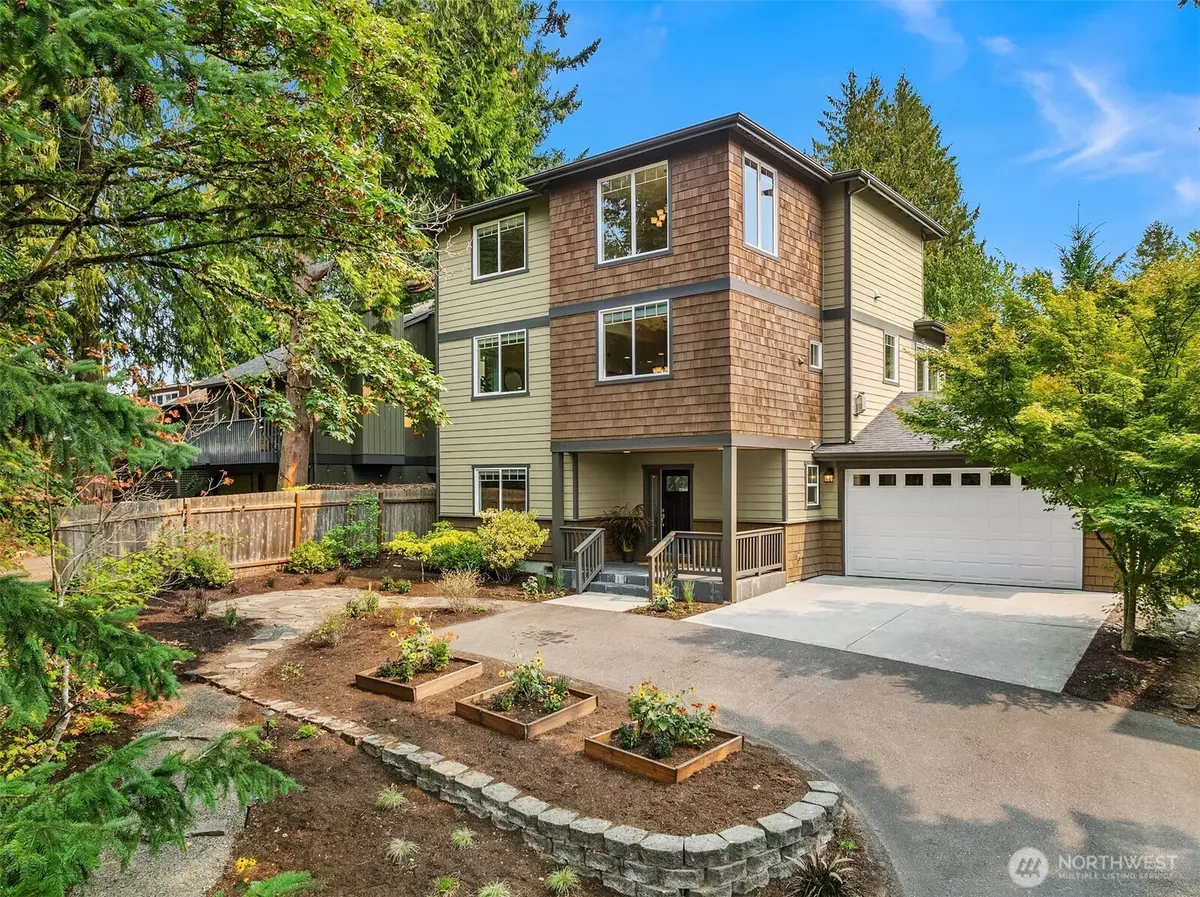 Seattle, WA 98125,10334 46th AVE NE