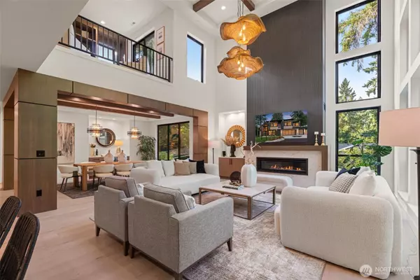Bellevue, WA 98004,10648 Woodhaven LN