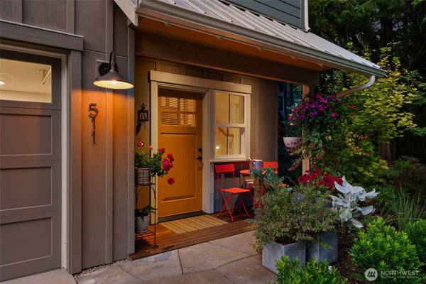 511 Groos LN NE, Bainbridge Island, WA 98110