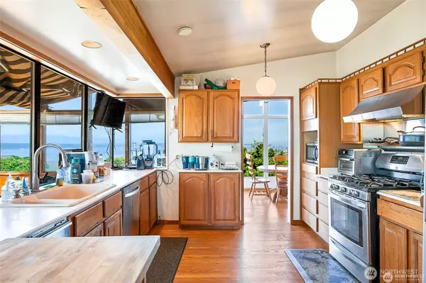 Shoreline, WA 98177,16906 13th AVE NW