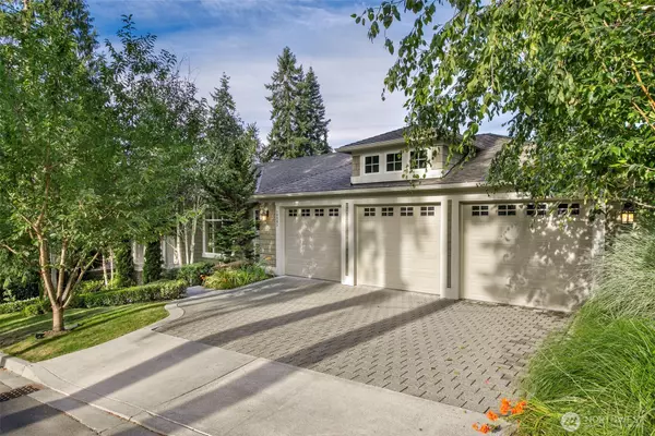 Kirkland, WA 98033,10905 102nd AVE NE