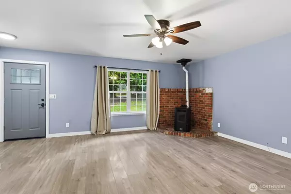 Poulsbo, WA 98370,29191 Scenic DR NE