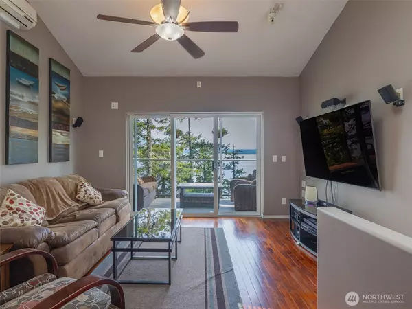 Brinnon, WA 98320,291 Pleasant Harbor RD