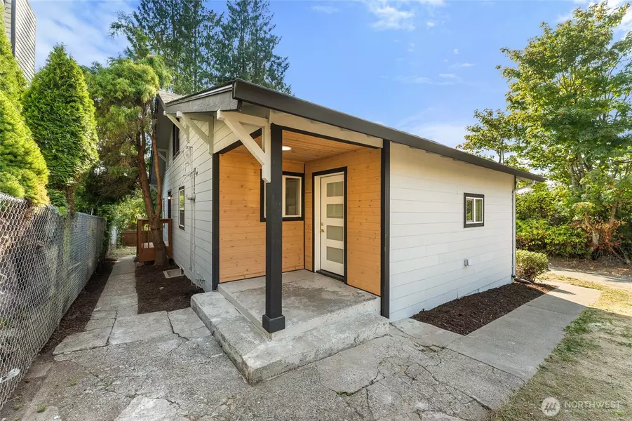 5154 S Creston ST, Seattle, WA 98178
