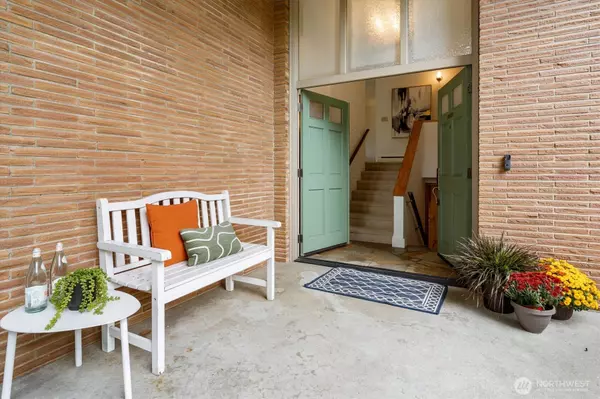 Shoreline, WA 98177,422 NW 196th PL