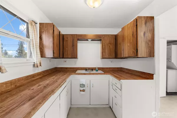 Tacoma, WA 98404,3803 E J ST