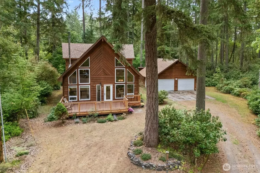 9410 115th Avenue Ct, Anderson Island, WA 98303