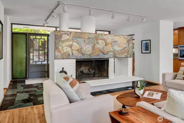 Mercer Island, WA 98040,4230 W Mercer WAY