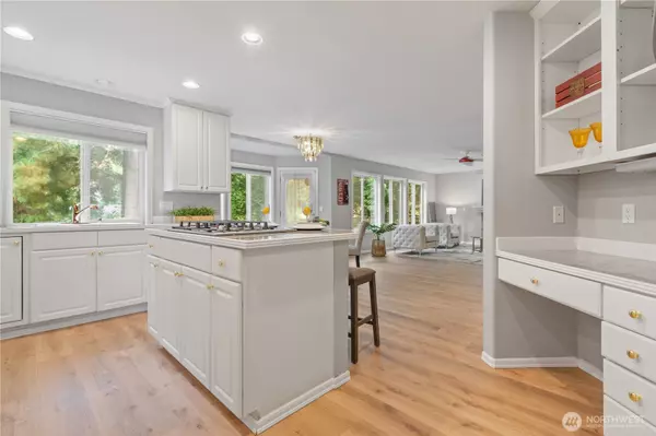 Sammamish, WA 98075,2615 E Beaver Lake DR SE