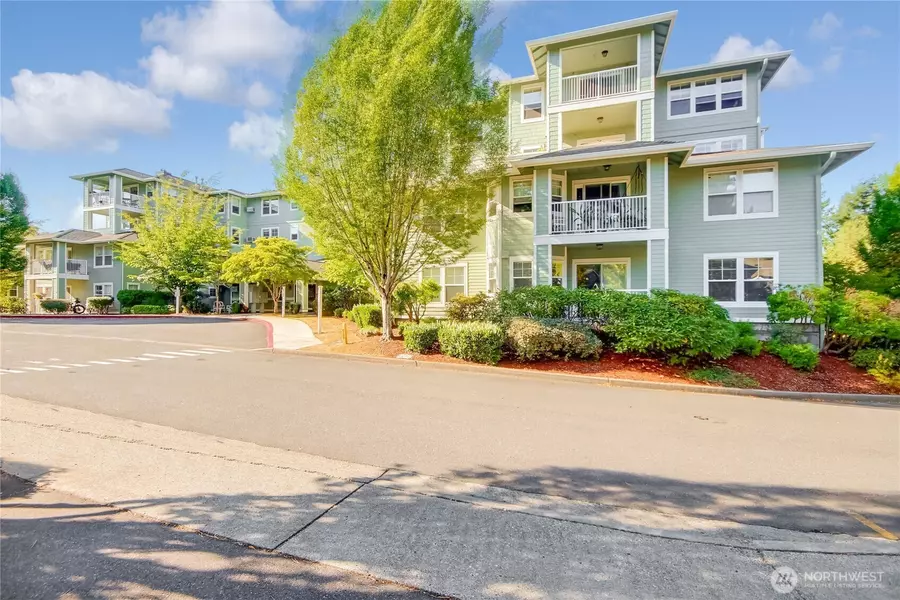 22425 SE Highland LN #305, Issaquah, WA 98029