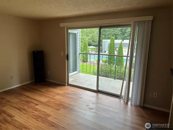 Issaquah, WA 98027,4641 W Lake Sammamish Pkwy SE #F204