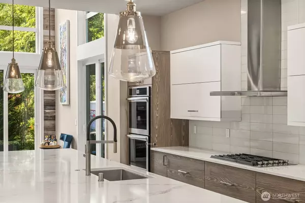 Mercer Island, WA 98040,3208 89th PL SE