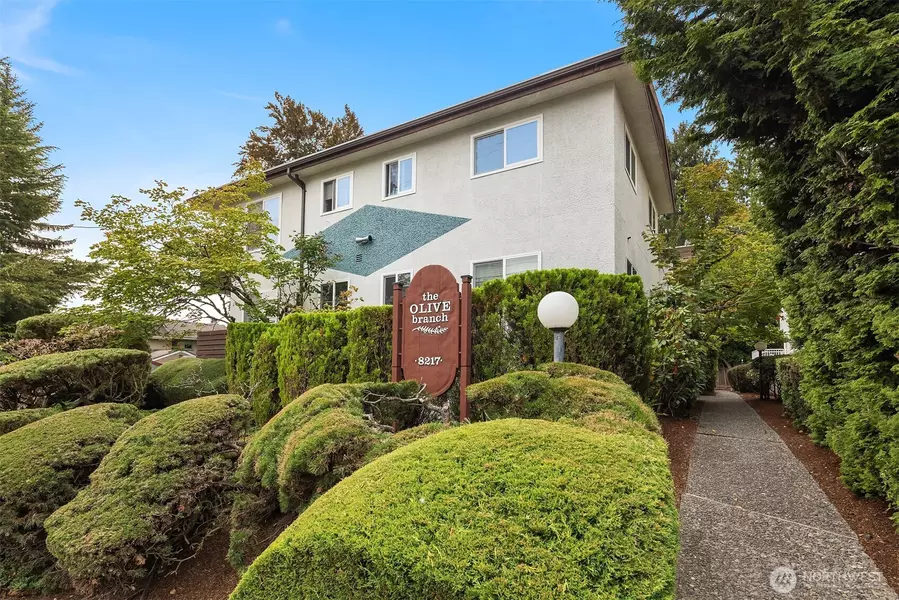 8217 5th AVE NE #103, Seattle, WA 98115
