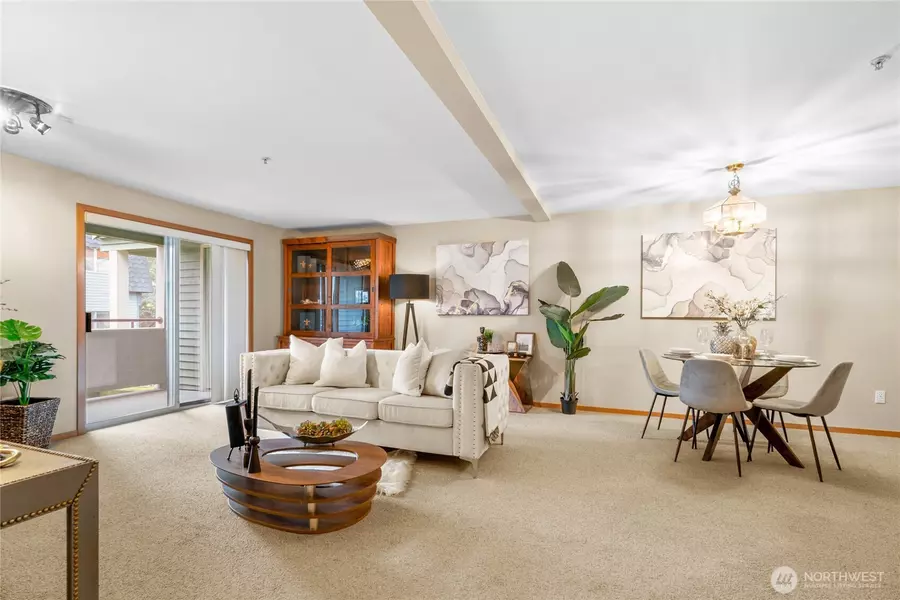 7223 NE 175th ST #108, Kenmore, WA 98028