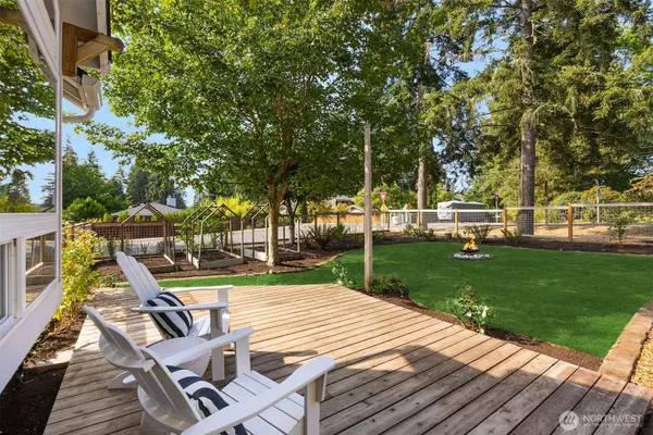 Bainbridge Island, WA 98110,1116 Grow AVE NE
