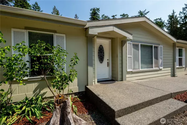 Sequim, WA 98382,212 Tanager LN