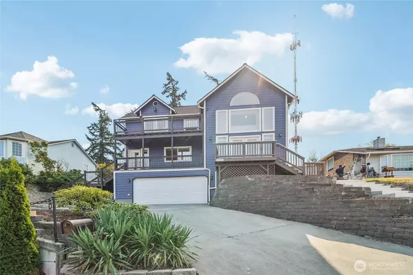 1499 SW Ponsteen DR, Oak Harbor, WA 98277