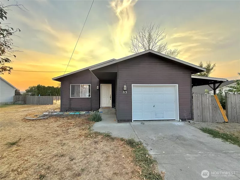 713 Locust ST, Omak, WA 98841