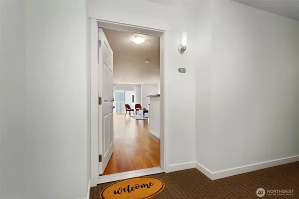 Bainbridge Island, WA 98110,300 High School RD NE #325