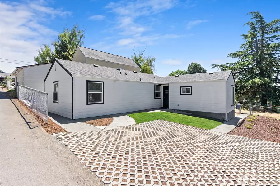 9237 36th AVE S #A, Seattle, WA 98118