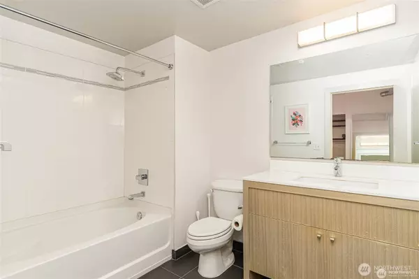 Seattle, WA 98102,530 Broadway AVE E #202