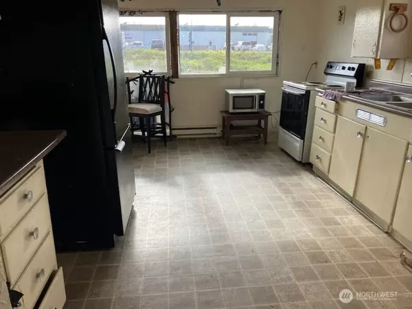 Hoquiam, WA 98550,2735 Bay AVE