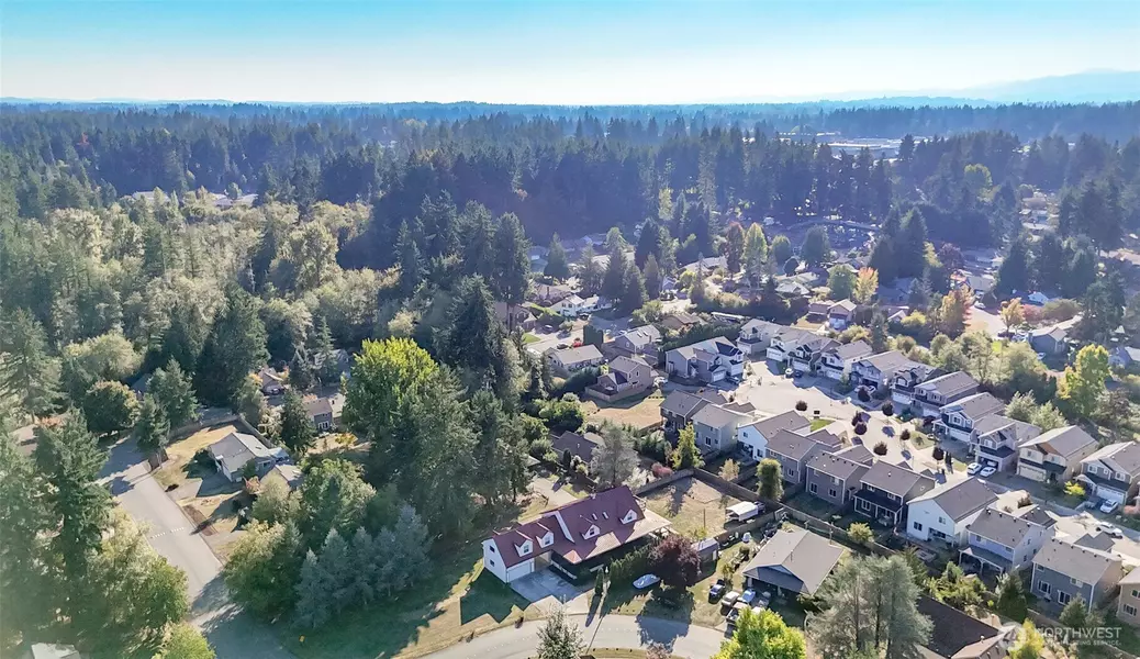 1309 Livingston ST NE, Lacey, WA 98516