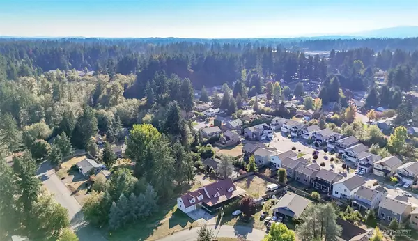 1309 Livingston ST NE, Lacey, WA 98516