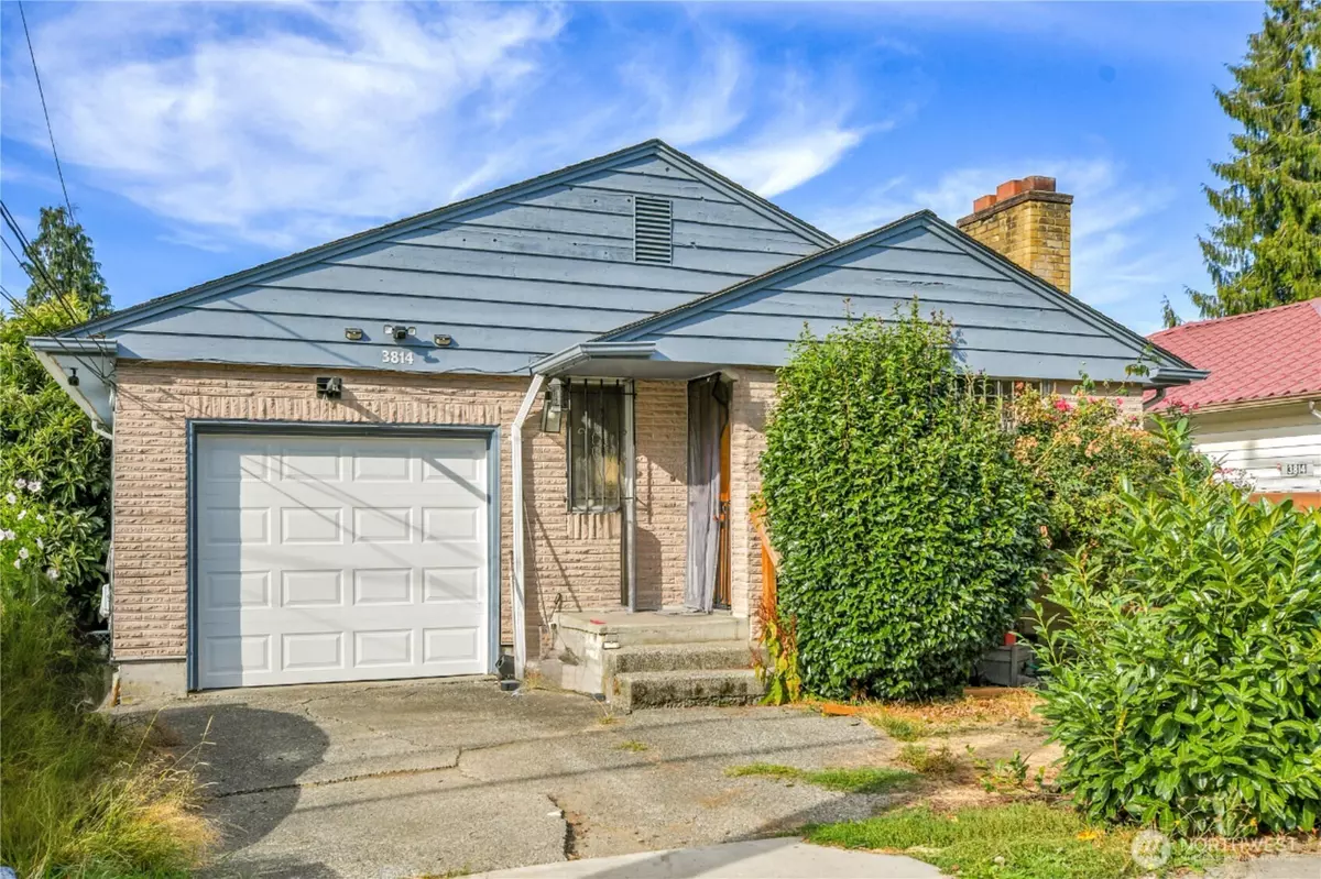 Seattle, WA 98118,3814 Cloverdale AVE S