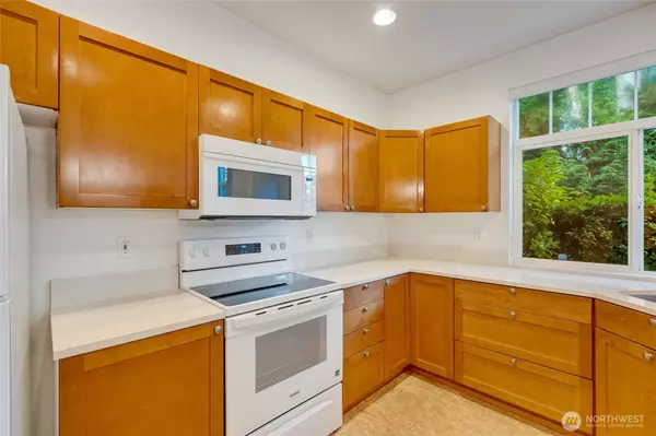 Everett, WA 98204,12712 Admiralty WAY #B-101