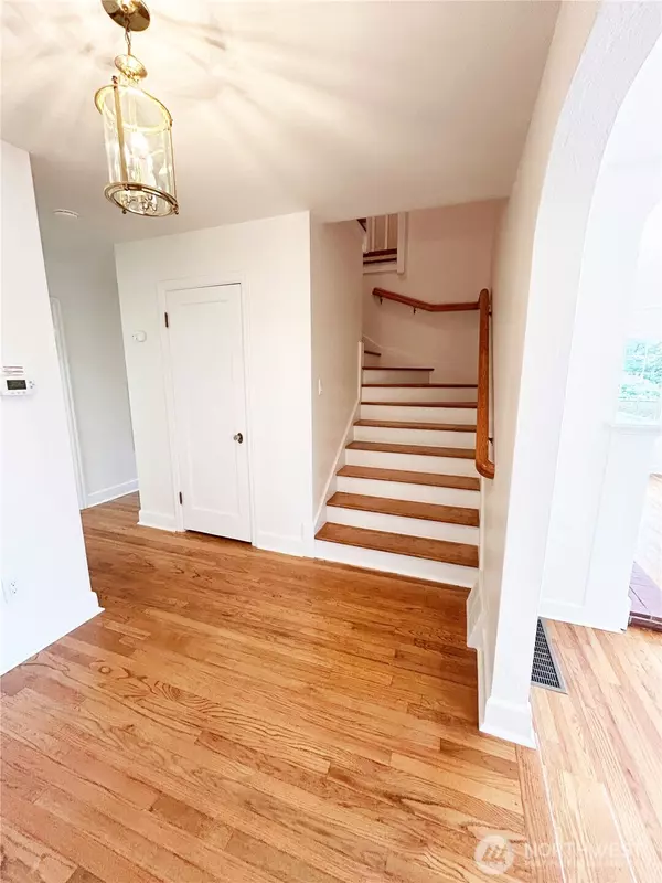 Lakewood, WA 98499,10826 Meadow RD SW