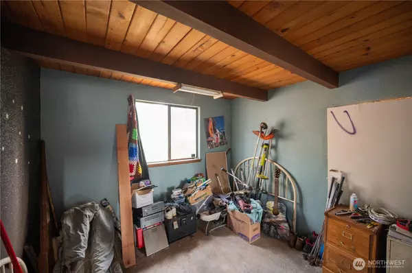 Maple Falls, WA 98266,8467 Ivy CT