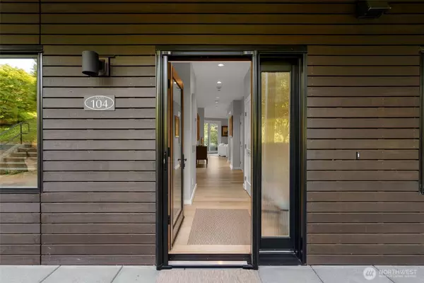Bainbridge Island, WA 98110,610 Vineyard LN #A104