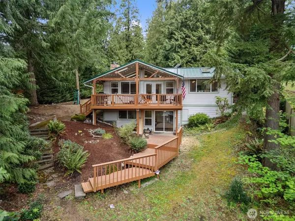 Enumclaw, WA 98022,37203 W Lake Walker