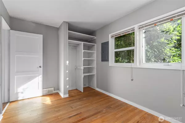 Renton, WA 98056,2202 NE 9th PL