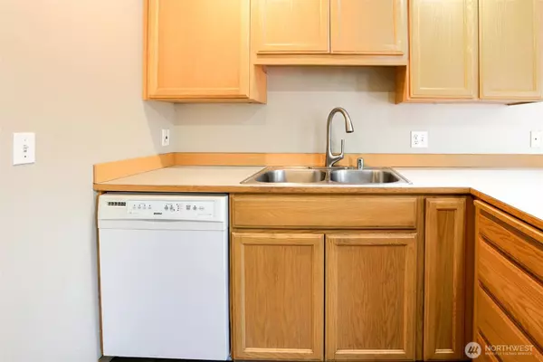 Tacoma, WA 98445,1404 102nd ST E