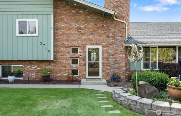 East Wenatchee, WA 98802,2716 8th ST NE