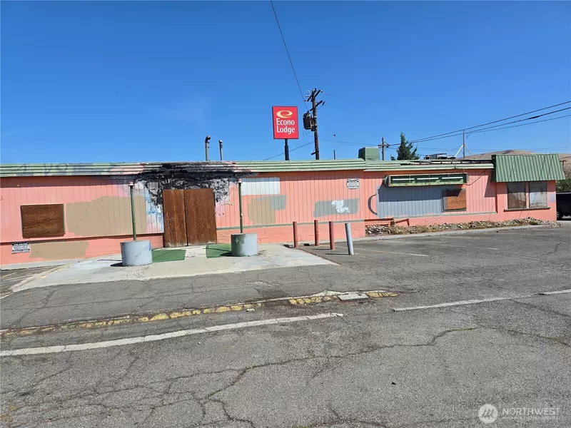 1026 N 1st ST, Yakima, WA 98901