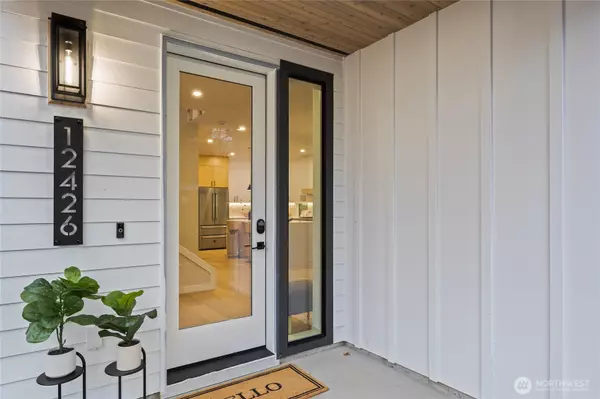 Kirkland, WA 98033,12426 NE 90th ST