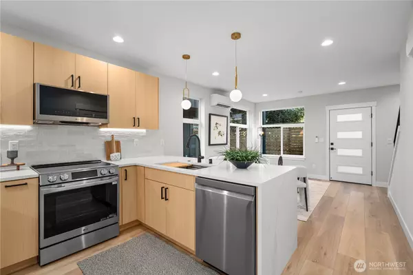 Seattle, WA 98106,9228 22nd AVE SW #B