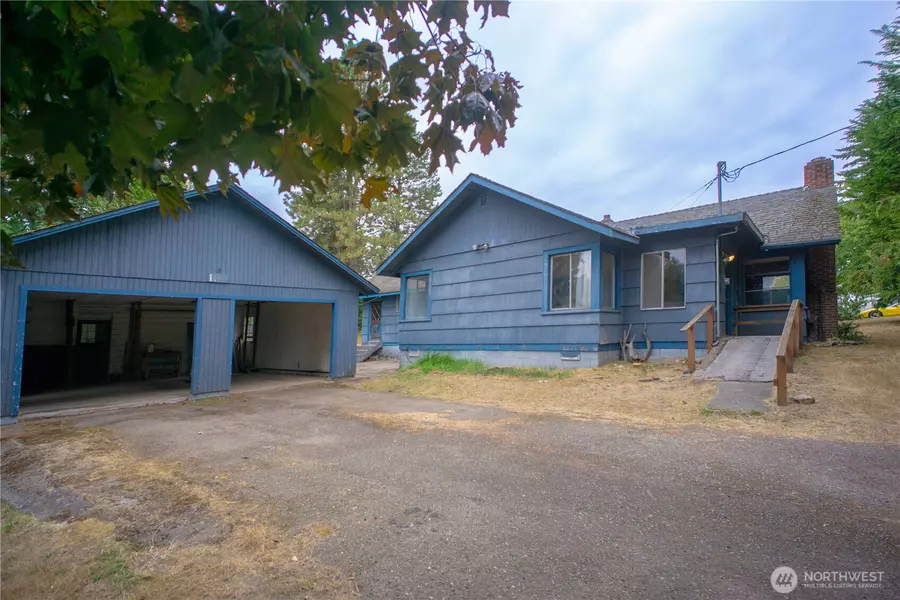 1122 W Spruce ST, Port Angeles, WA 98362