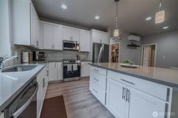 Olympia, WA 98516,4305 23rd CT NE