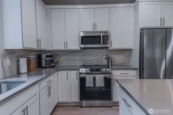 Olympia, WA 98516,4305 23rd CT NE