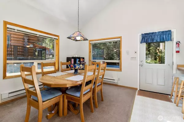 Glacier, WA 98244,7101 Rainier WAY
